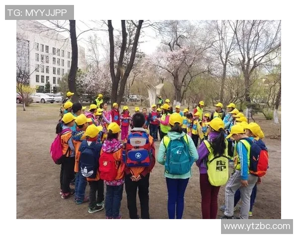 红队在对阵中国香港的精彩比赛录像回顾与分析